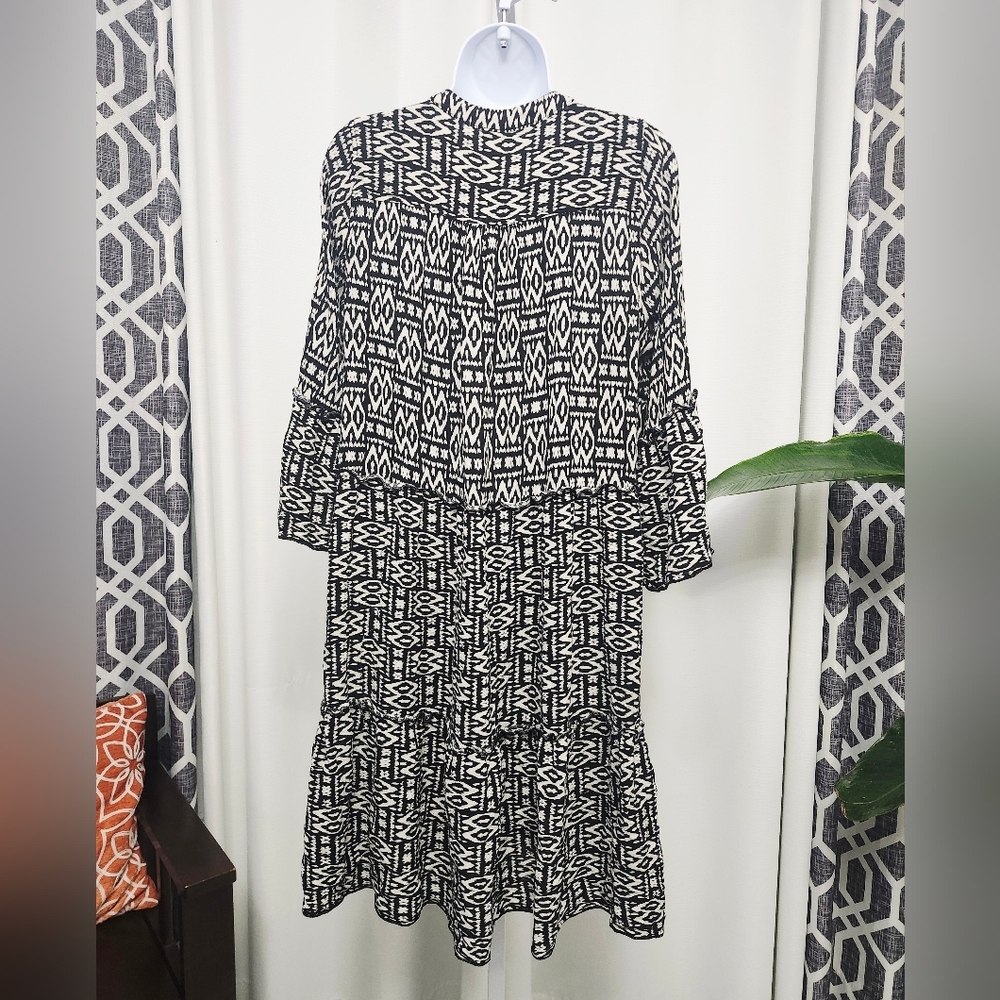 NY Collection Flowy Black and White Patterned Longsleeve Dress - Picture 2 of 5